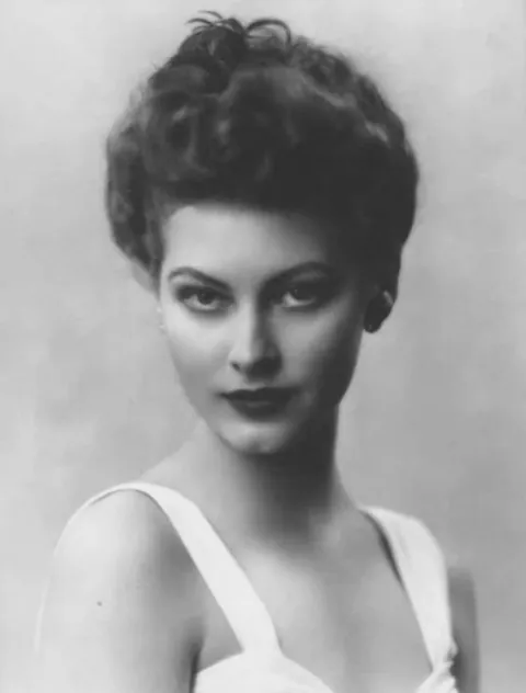 Pre-fame photo of a young Ava Gardner (1937)