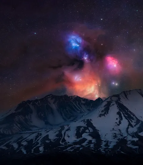 Rho Ophiuchi rising above Mount St. Helens