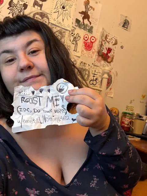 24F , DO YOUR WORST !! Hehe ☺️🤷🏻‍♀️•short hair is newer pics of me • (longer hair was in 2024 .) 