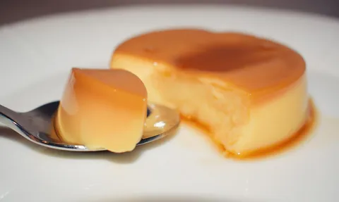 Bonjour d'Arabie saoudite. During this lock down I have decided to make 150 dishes from around the world. Behold: Creme Caramel.