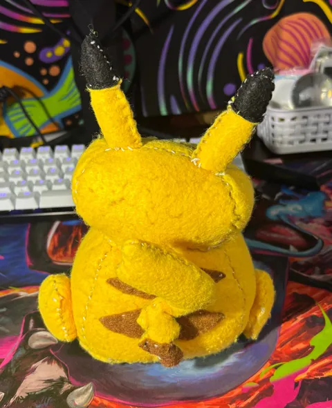 You guys loved my Wooper so much I have to make another one, went with Chonkachu this time and he was more rough than I was imagining but still turned out way better than I actually expected.