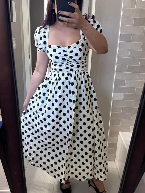 Which dress to wear to friend’s baby shower without upstaging the mom-to-be?