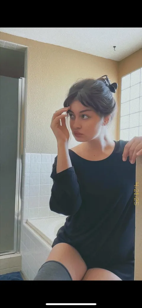 grew up ugly, glowed-up but need some humbling. tell me something i haven’t heard !! 22f :3