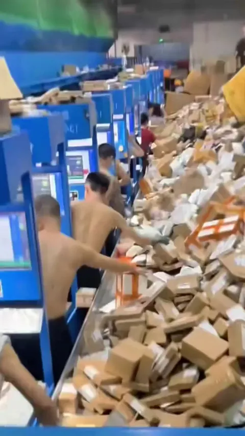 The insane world of Chinese parcel logistics