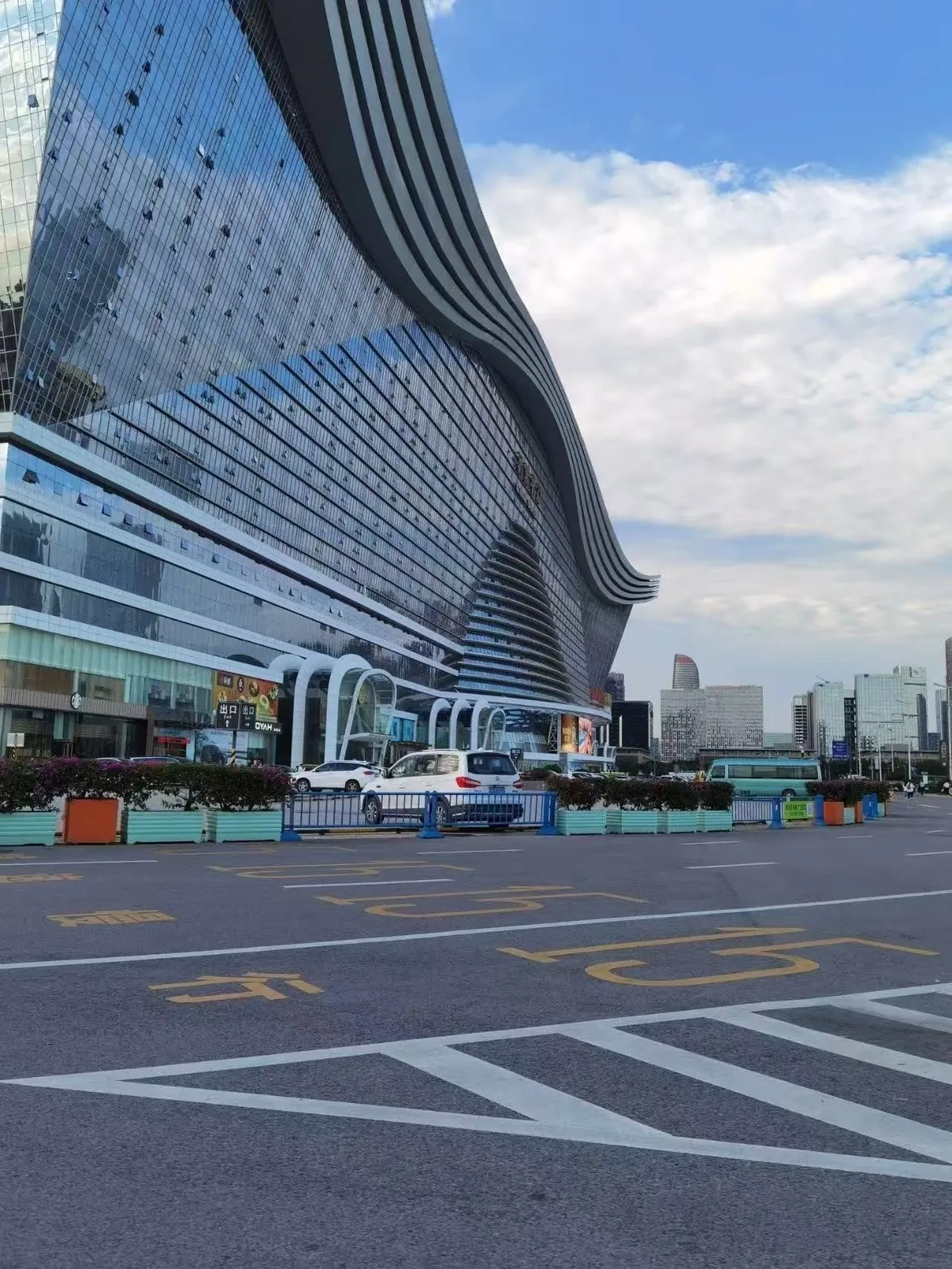 The world's largest single building - Chengdu Global Center