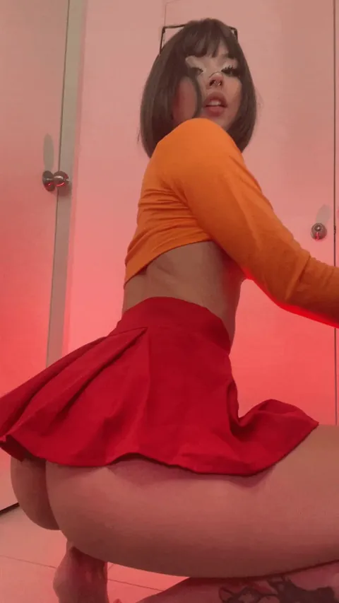 Velma [Scooby Doo] by waifuxwillow