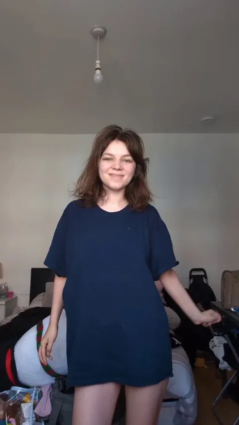 Redgifs is back, I was so excited to show you my butt again despite my bedhead