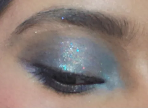 blue eyeshadow is my newest obsession.