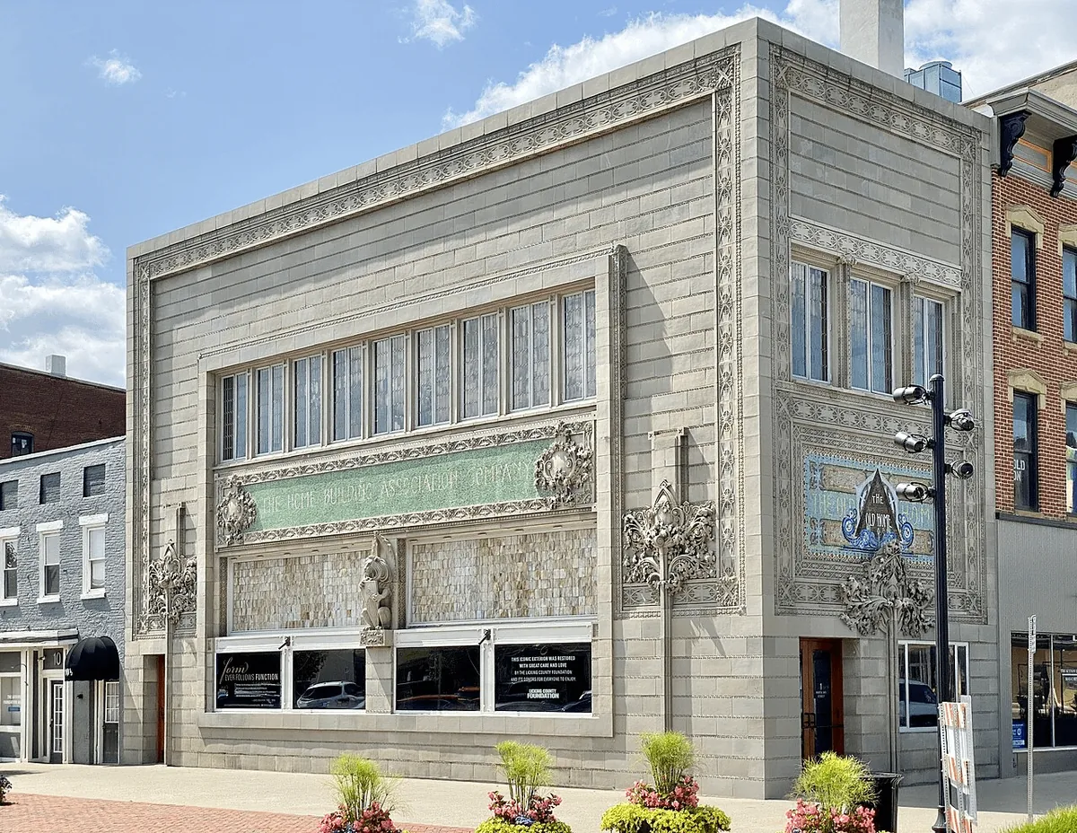 Some of Louis Sullivan's 'Jewelboxes', which are banks he designed in small towns the Midwest. Exterior | Interior. All of his banks still stand today!
