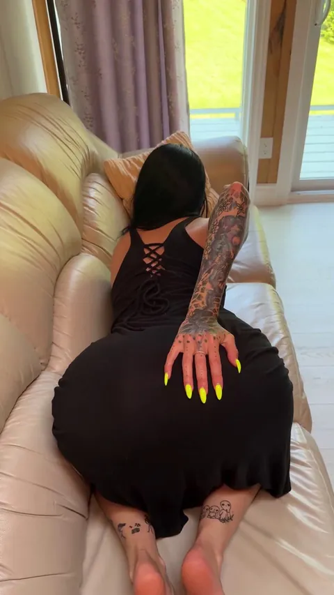 no panties so you can tongue fuck my asshole any time :)