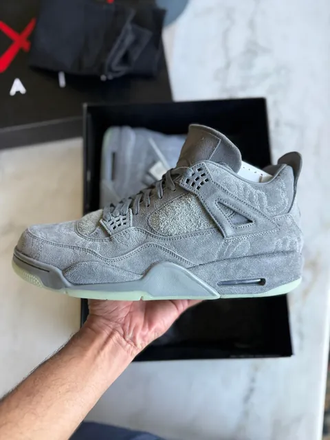Grail Achieved! Jordan 4 X KAWS! What’s your grail ?