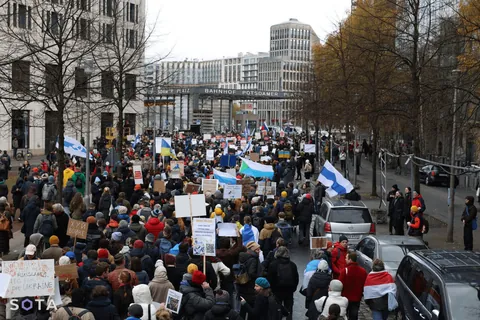 Photos from the Russian anti-war opposition march in Berlin today.