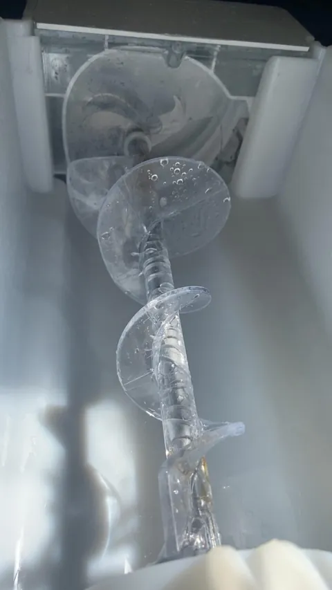 MIL thinks this ice auger has “grease to move the parts”, and got mad when I took it out to clean it.