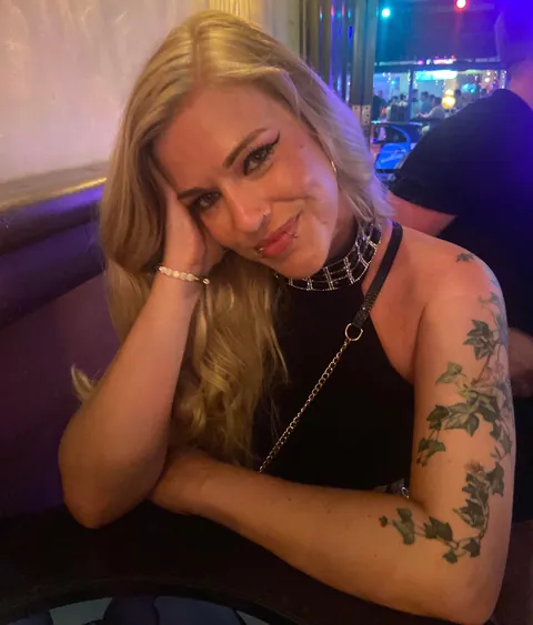 i’m bored. i’m lonely. too desensitized. need stimulation.