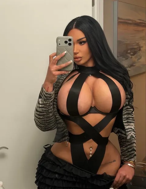 A Real Bimbo Baddie