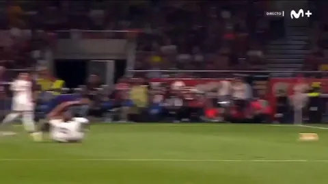 [Fútbol en Movistar Plus+] Dani Carvajal insults the referee from the stands and shouts "son of b*tch", "bunch of losers"