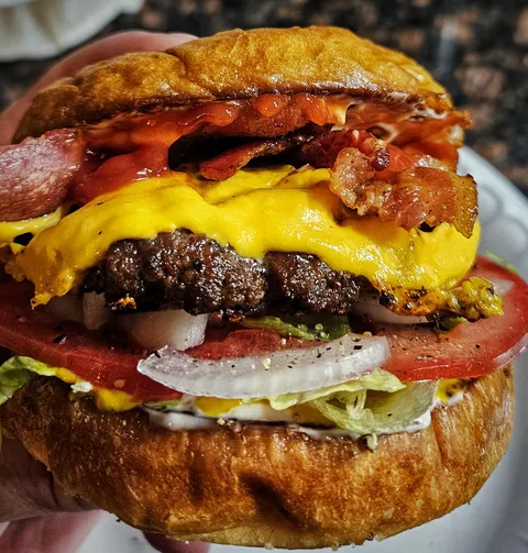 [homemade] Bacon cheeseburger
