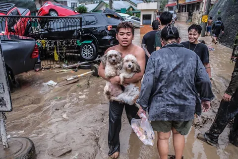 Look: Aftermath of Typhoon Tino in Cebu pics from Sunstar Cebu