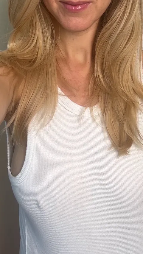 Warning: Unretouched and filter free, hairy milf ahead