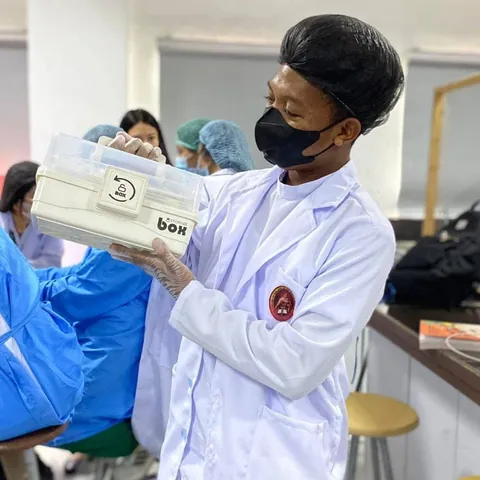 ROLAN POPATCO JR. First Aeta medtech from Pampanga