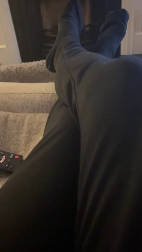 Zoomies then stops to see is he being recorded 🤣