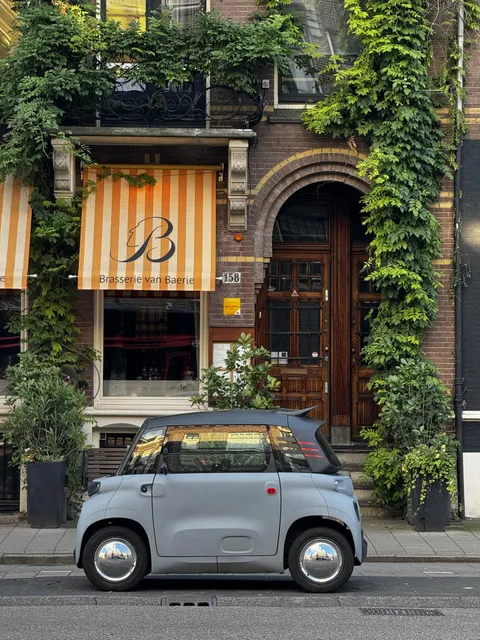 ITAP of a random Amsterdam building front