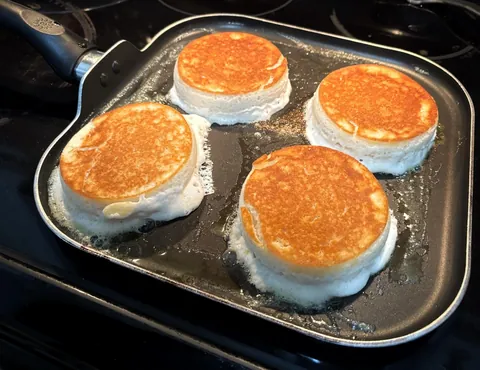 [Homemade] Thick and Fluffy Pancakes
