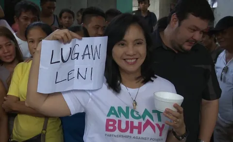 When an Economics Major Worked in the 3 Branches of the Government as a Lawyer