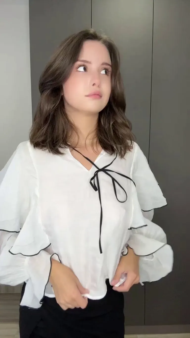 No clothes = no problem