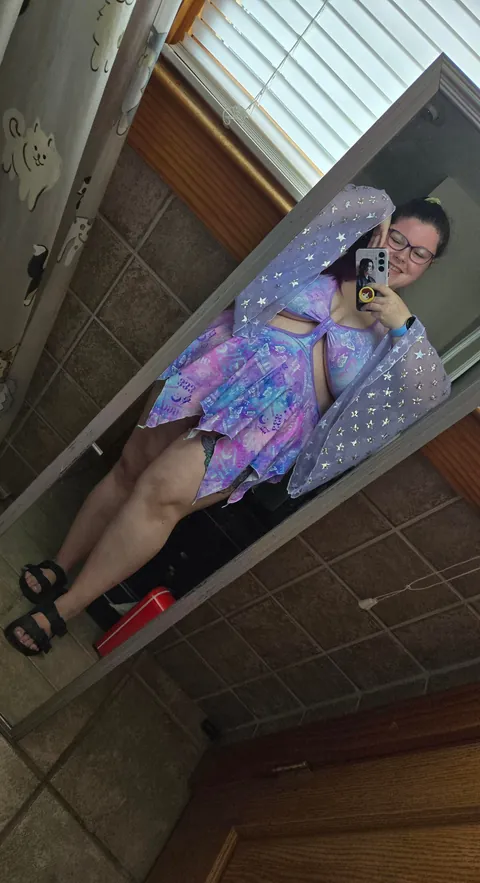 Don't think I've posted these anywhere before... Anyway, I turned 30 today. Having very mixed emotions 😅 also, not my current hair color. Just some older ones I never uploaded