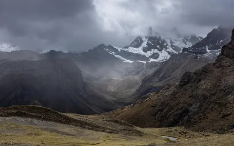 Stormy weather in the Andes, Cordillera Huayhuash [OC] [4000x2500]