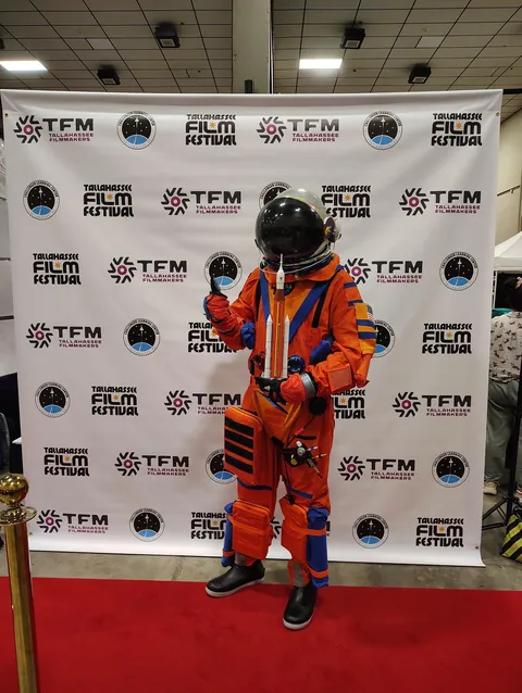 My Orion Survival Suit cosplay won an award at the cosplay contest!