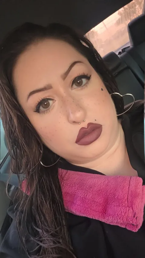 This slutty nurse really just wants to make you cum after your appointment 🥵🤤