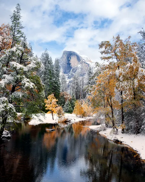 Perfect combination of fresh snow and fall colors in Yosemite National Park [2000x2501][OC]