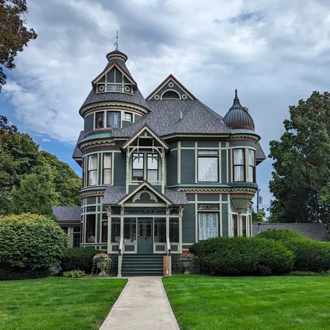 1889 Queen Anne-style Jenkinson House designed by Chicago architect George O. Garnsey(1840–1923) for lumber dealer and real estate speculator John Jenkinson, Port Huron, St. Clair County, Michigan.