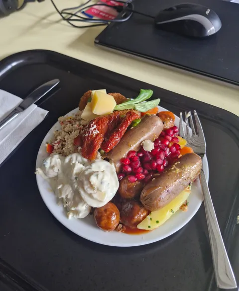 University Meal / Buffet. Switzerland. 7.20 CHF / 7.70€