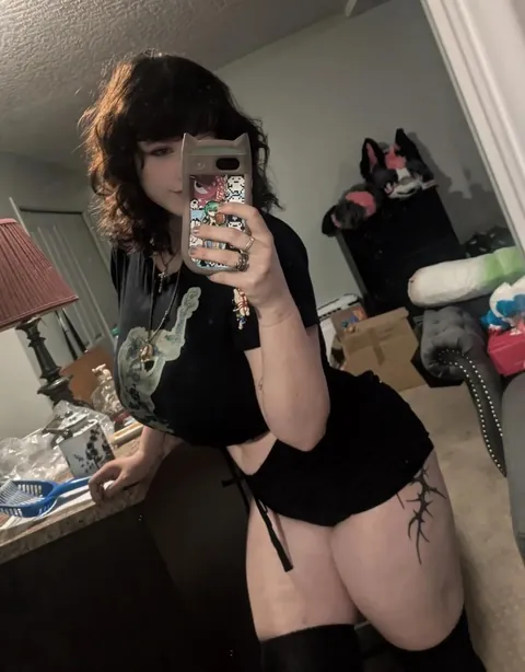 black looks so great on me