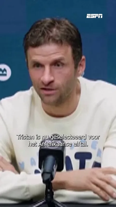 Thomas Müller accidentally reveals the selection of teammate Tristan Blackmon, then tries to fix it in hilarious Thomas Müller fashion