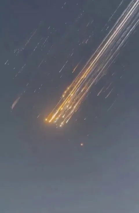 Clear footage of space debris burning up over the Carribean