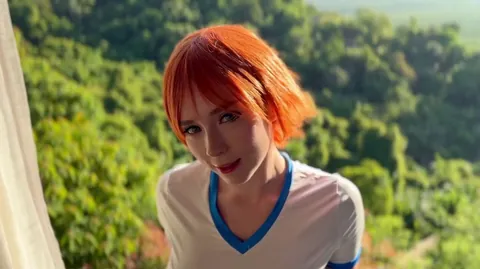 the BEST redhead boobs reveal