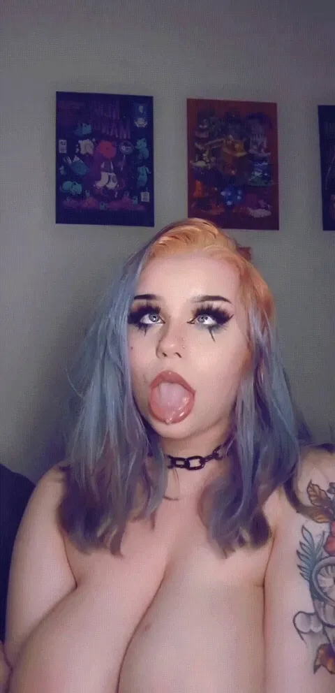 I might give sloppy head but I promise I'll clean you up afterwards 🥺😏