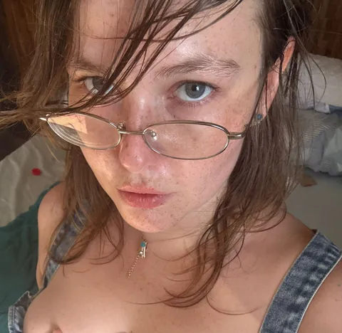 24F tell me how can i look better