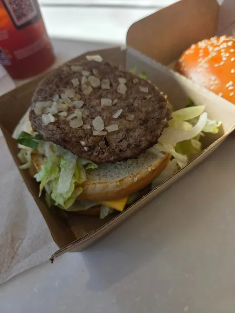 Are McDonald's hamburgers getting smaller and skinnier?