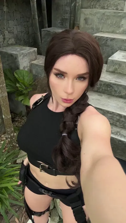 Lara Croft's boobs reveal