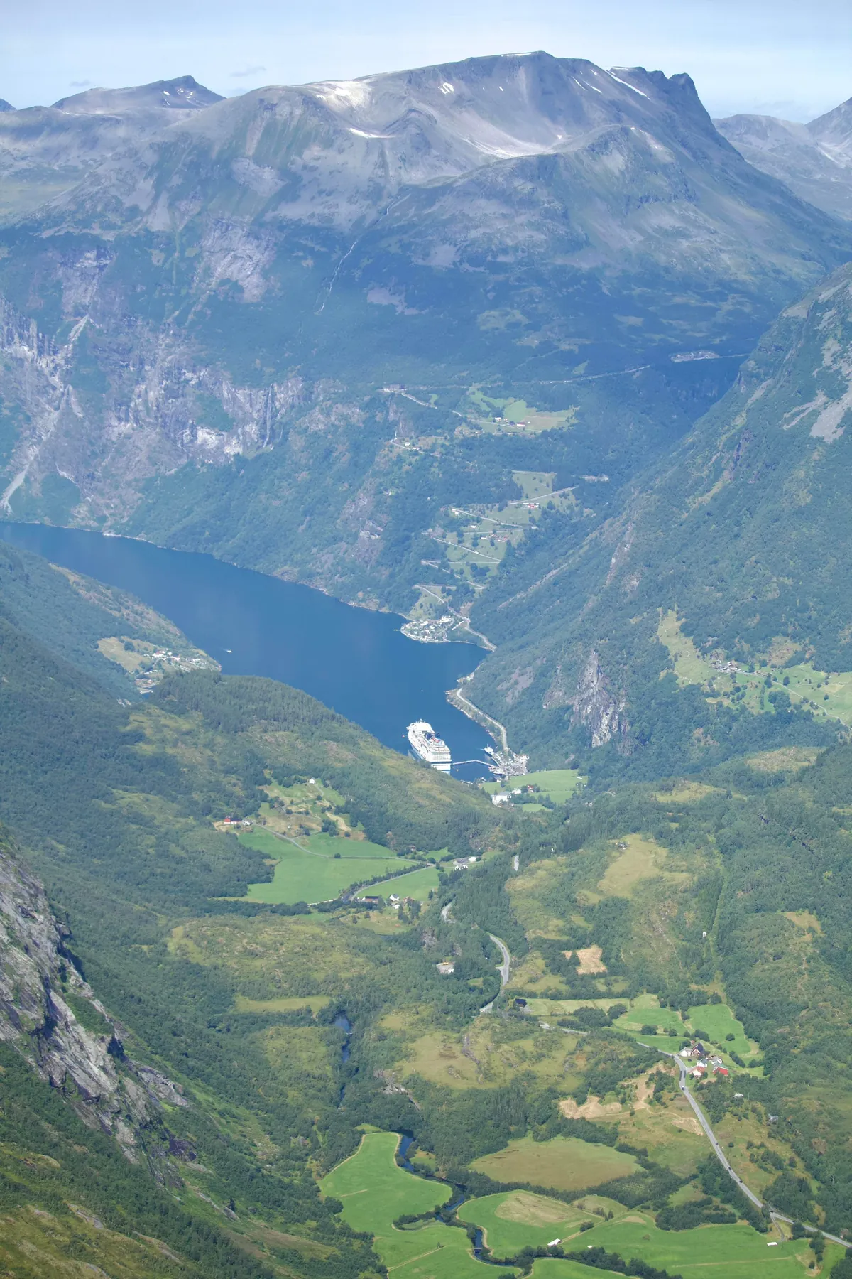8 summer days in the Norwegian fjords 🌸🌿⛰️