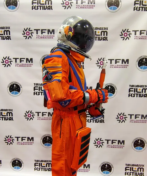 My Orion Survival Suit cosplay won an award at the cosplay contest!