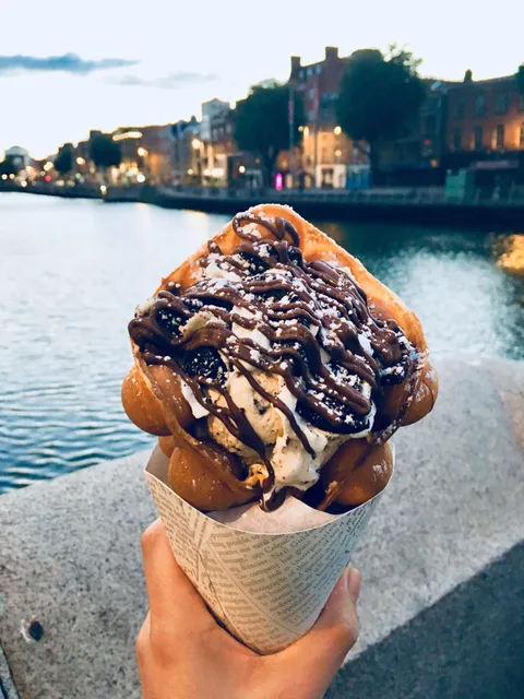 [I ate] bubble waffle with Oreo