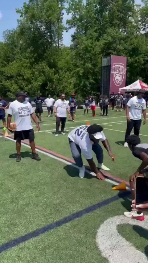 [Highlight] Dallas Cowboys 1st Round Draft Pick Tyler Booker Races a Kid