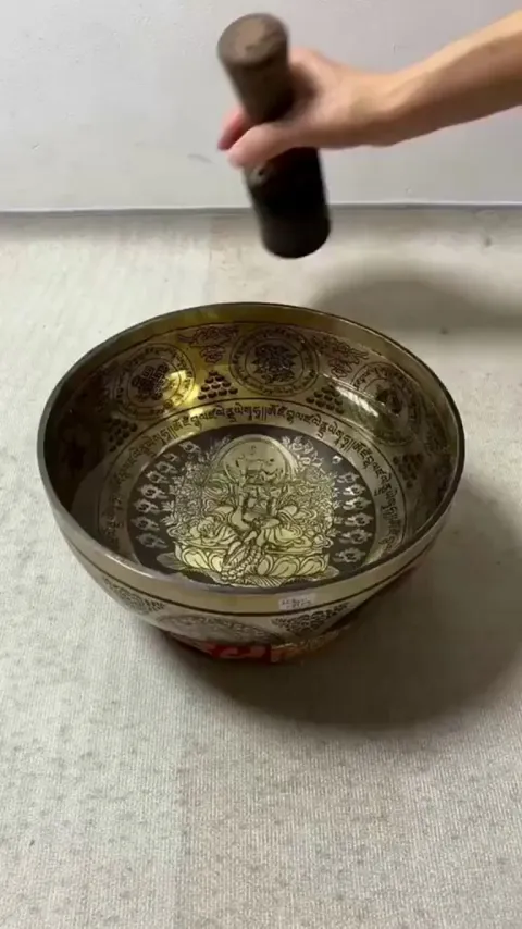 This is how water responds to the frequency of a Tibetan singing bowl due to resonance.
