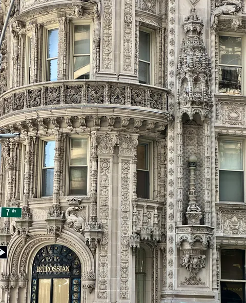 Alwyn Court, New York